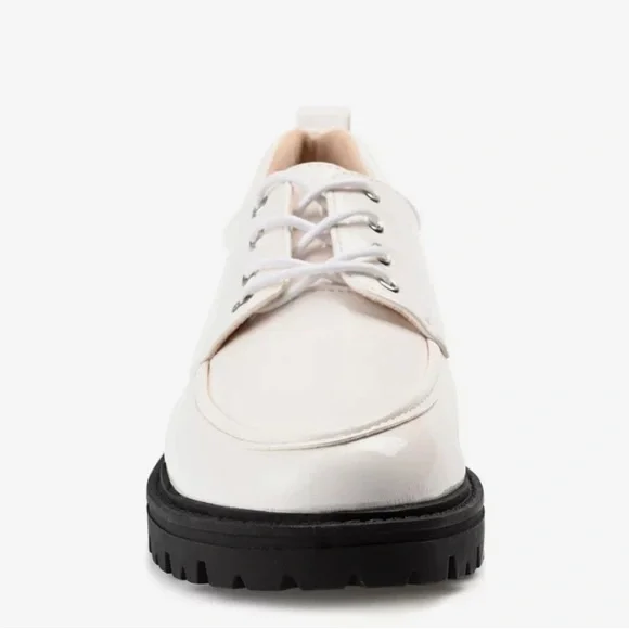 Journee Collection Women Zina Oxford Lace-Up Lug Sole Loafer Shoes Size 6 NIB - Picture 4 of 11
